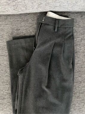 Aritzia Effortless Pants